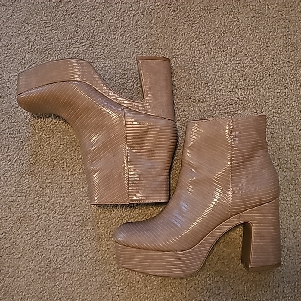 Chinese Laundry Women's Taupe Ankle Boots - Picture 4 of 5